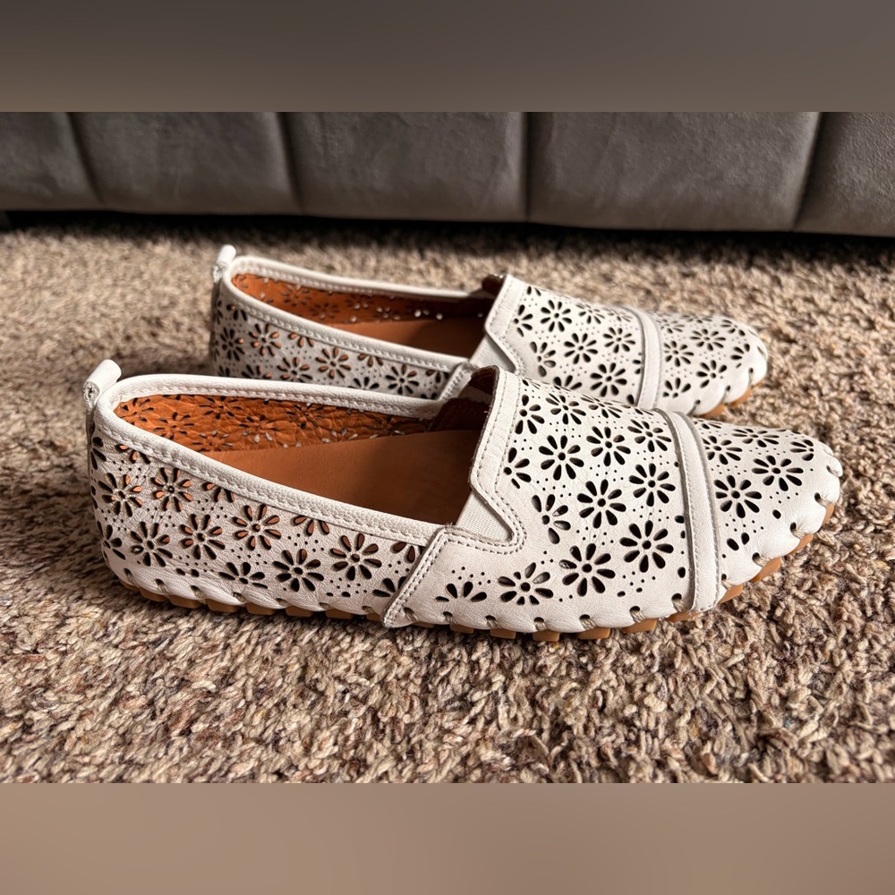 Spring Step Feloria Floral Cutout Slip-On Shoes Size 38 US 6.5-7